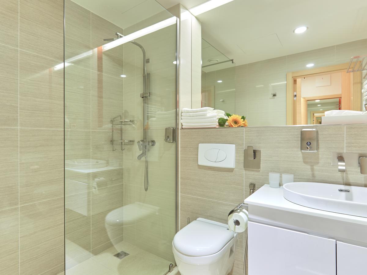 Standard Double Room with Wellness access,640583865:JPEG